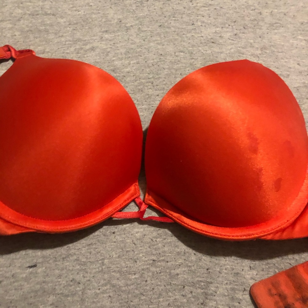 Victoria’s Secret bombshell